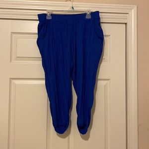 Torrid Bright blue Capri pants